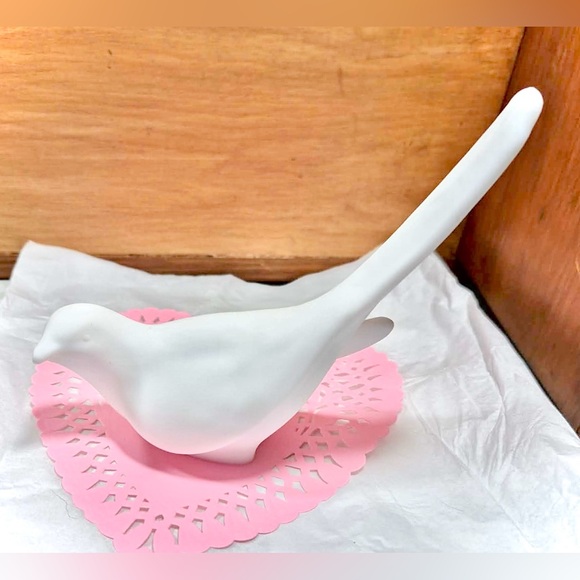 Fenton Bird Of Happiness Figurine White Satin Glass - RARE Color - 1970s Vintage